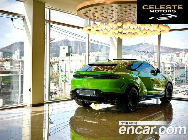 LAMBORGHINI Urus 4.0 V8 SE 2026 — photo 4 sur 24