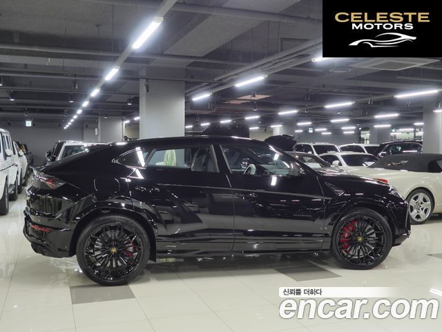 LAMBORGHINI Urus 4.0 V8 SE 2025 — photo 2 sur 23