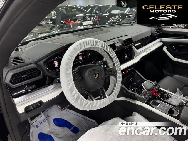 LAMBORGHINI Urus 4.0 V8 SE 2025 — photo 4 sur 23