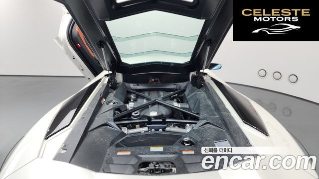 LAMBORGHINI Aventador S LP740-4 2018 — photo 22 sur 35