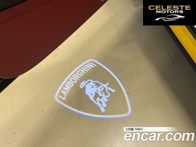 LAMBORGHINI Urus 4.0 V8 2020 — photo 8 sur 25