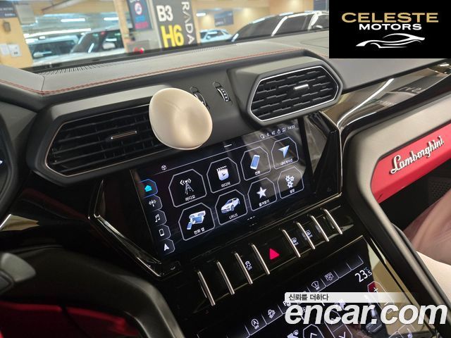 LAMBORGHINI Urus 4.0 V8 2022 — photo 18 sur 26