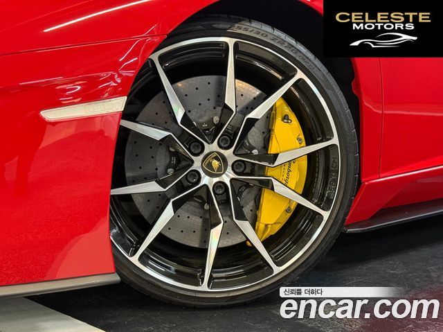 LAMBORGHINI Aventador S LP740-4 2019 — photo 20 sur 26
