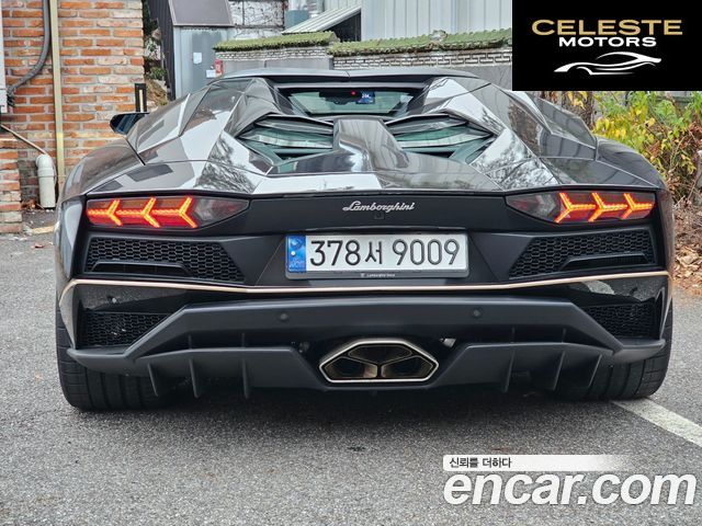 LAMBORGHINI Aventador S LP740-4 Roadster 2020 — photo 4 sur 14