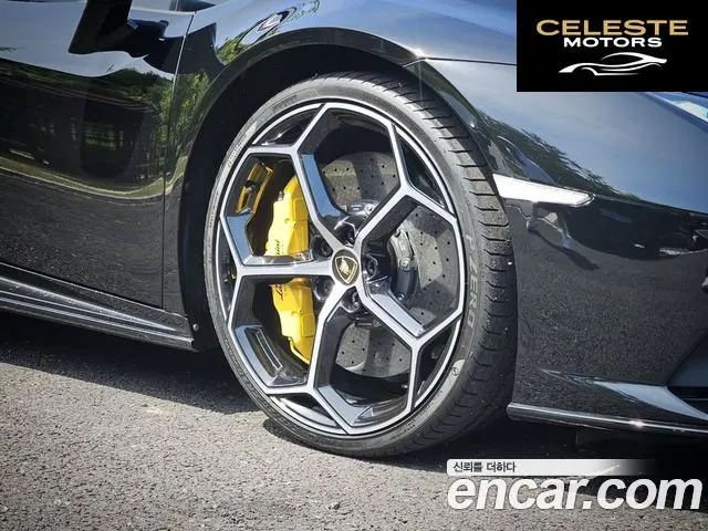 LAMBORGHINI Huracán LP640-4 EVO Spyder 2021 — photo 5 sur 26