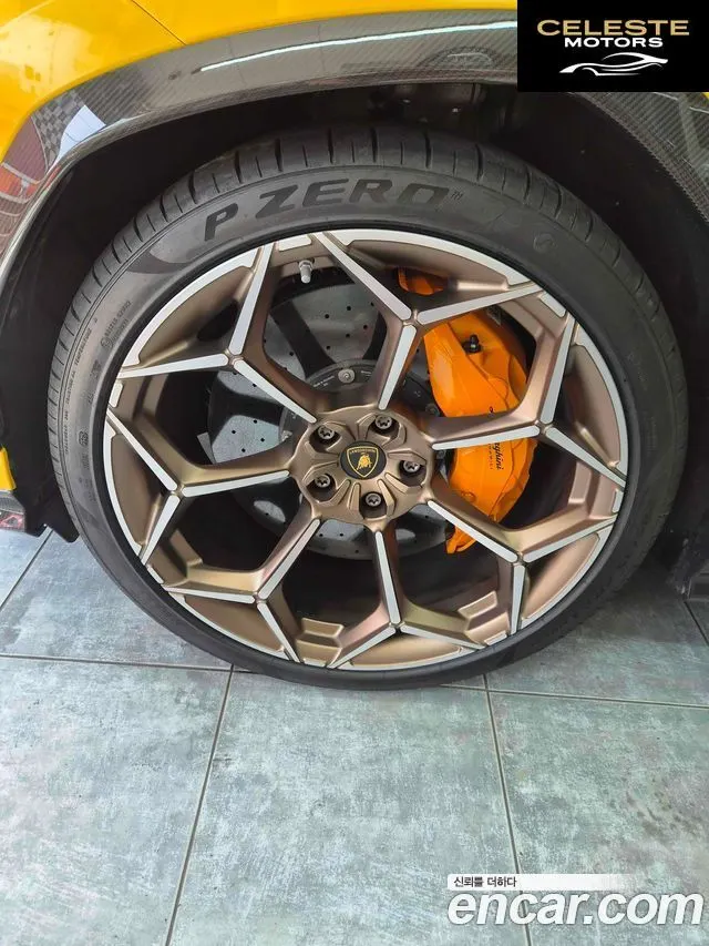 LAMBORGHINI Urus 4.0 V8 2024 — photo 19 sur 20