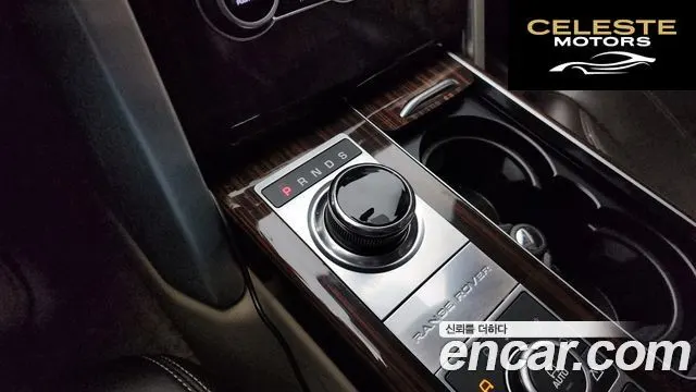 LAND ROVER Range Rover 44.4 SDV8 Vogue SE 2017 — photo 9 sur 20