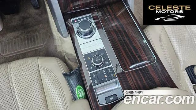 LAND ROVER Range Rover 44.4 SDV8 Vogue SE 2016 — photo 9 sur 26