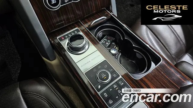 LAND ROVER Range Rover 44.4 SDV8 Vogue SE 2017 — photo 9 sur 20