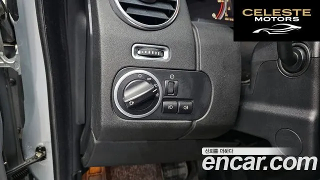LAND ROVER Discovery 4 2.7 TDV6 SE 2010 — photo 17 sur 20