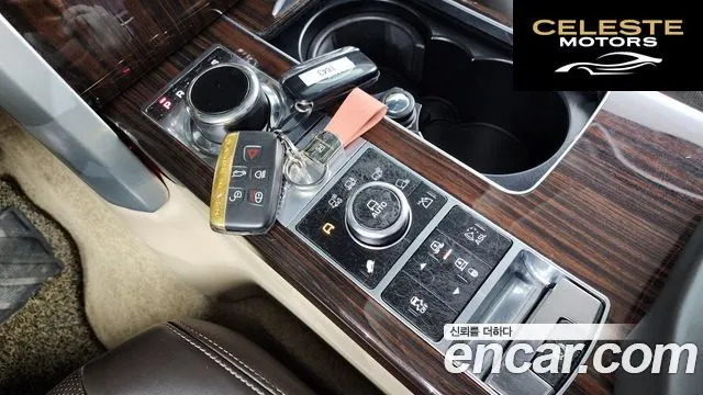 LAND ROVER Range Rover 44.4 SDV8 Vogue SE 2014 — photo 9 sur 26