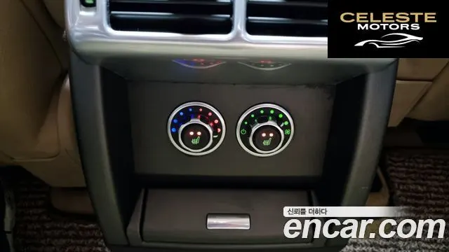 LAND ROVER Range Rover V8 5.0 Vogue 2011 — photo 19 sur 20