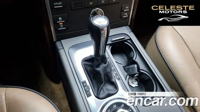 LAND ROVER Range Rover V8 5.0 Vogue 2011 — photo 9 sur 20
