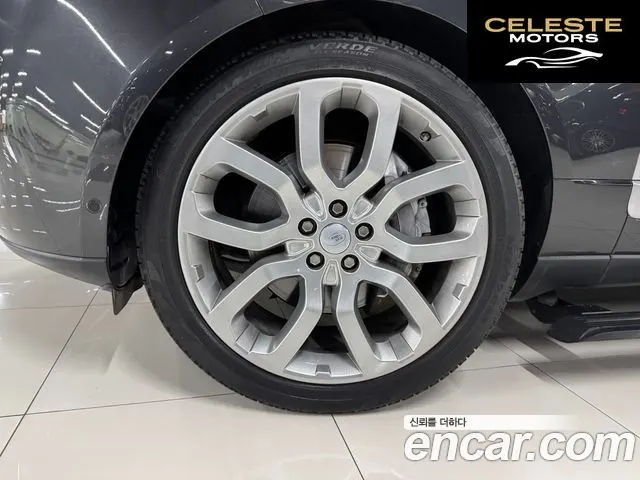 LAND ROVER Range Rover 44.4 SDV8 AB 2017 — photo 16 sur 26