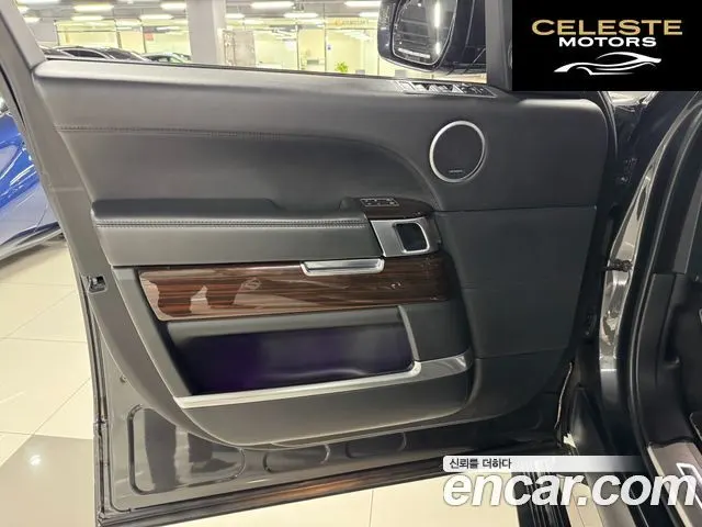 LAND ROVER Range Rover 44.4 SDV8 AB 2017 — photo 24 sur 26