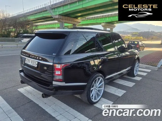 LAND ROVER Range Rover 45.0 SC AB 2014 — photo 18 sur 25