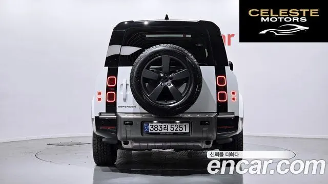 LAND ROVER Defender (L663) 130 P400 X-Dynamic HSE 2024 — photo 4 sur 26