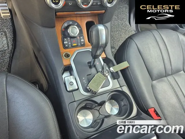LAND ROVER Discovery 4 2.7 TDV6 SE 2010 — photo 10 sur 19