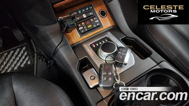 LAND ROVER Discovery 4 3.0 SDV6 SE 2012 — photo 9 sur 20