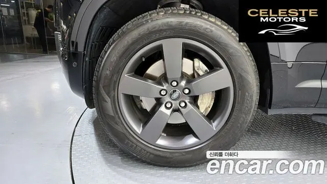 LAND ROVER Defender (L663) 130 D300 X-Dynamic HSE 2024 — photo 5 sur 20