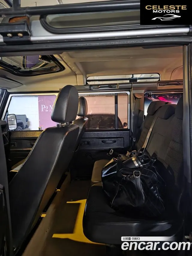 LAND ROVER Defender 110 2010 — photo 10 sur 18
