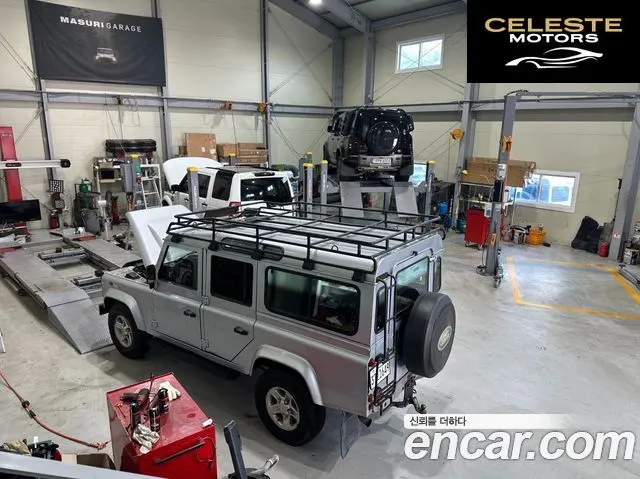 LAND ROVER Defender 110 2010 — photo 15 sur 18