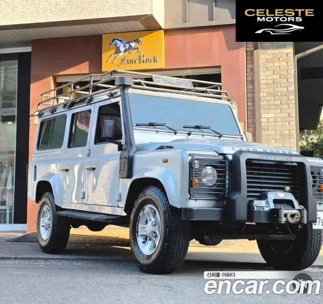 LAND ROVER Defender 110 2010 — photo 18 sur 18