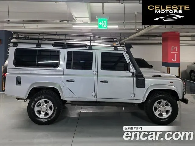 LAND ROVER Defender 110 2010 — photo 5 sur 18