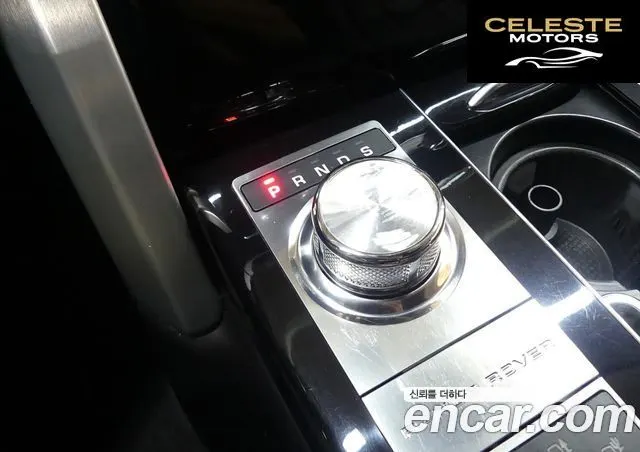 LAND ROVER Range Rover 44.4 SDV8 Vogue SE 2014 — photo 9 sur 26