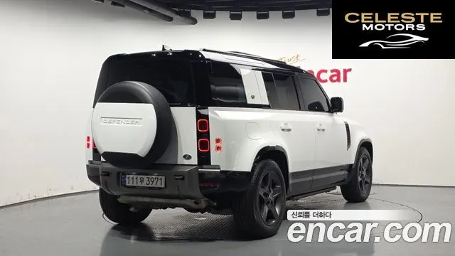 LAND ROVER Defender (L663) 110 P300 X-Dynamic SE 2023 — photo 2 sur 26