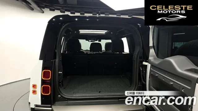 LAND ROVER Defender (L663) 110 P300 X-Dynamic SE 2023 — photo 20 sur 26