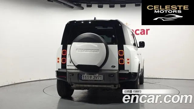 LAND ROVER Defender (L663) 110 P300 X-Dynamic SE 2023 — photo 4 sur 26