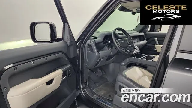 LAND ROVER Defender (L663) 110 P300 X-Dynamic SE 2024 — photo 10 sur 20