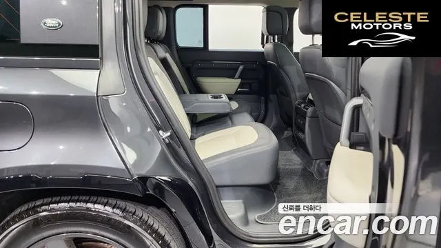 LAND ROVER Defender (L663) 110 P300 X-Dynamic SE 2024 — photo 12 sur 20