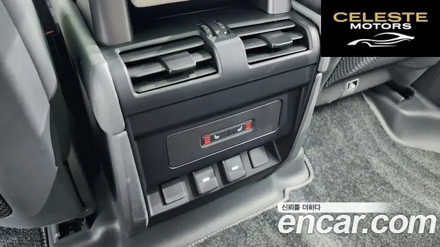 LAND ROVER Defender (L663) 110 P300 X-Dynamic SE 2024 — photo 18 sur 20