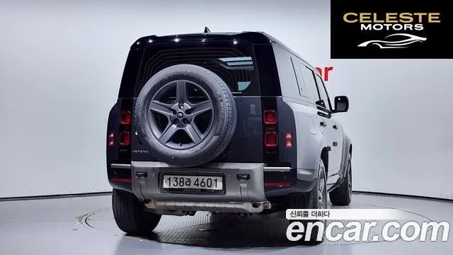 LAND ROVER Defender (L663) 110 P300 X-Dynamic SE 2024 — photo 4 sur 20