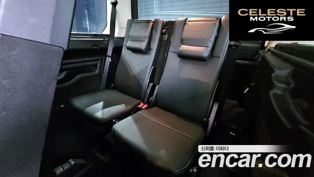 LAND ROVER Discovery 4 3.0 SDV6 SE 2016 — photo 13 sur 20