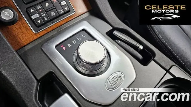 LAND ROVER Discovery 4 3.0 SDV6 SE 2016 — photo 9 sur 20