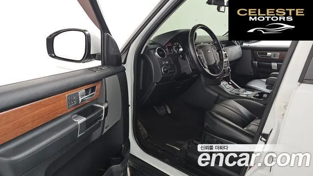 LAND ROVER Discovery 4 3.0 SDV6 SE 2016 — photo 10 sur 26