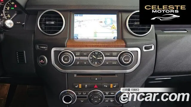 LAND ROVER Discovery 4 3.0 SDV6 SE 2016 — photo 14 sur 26