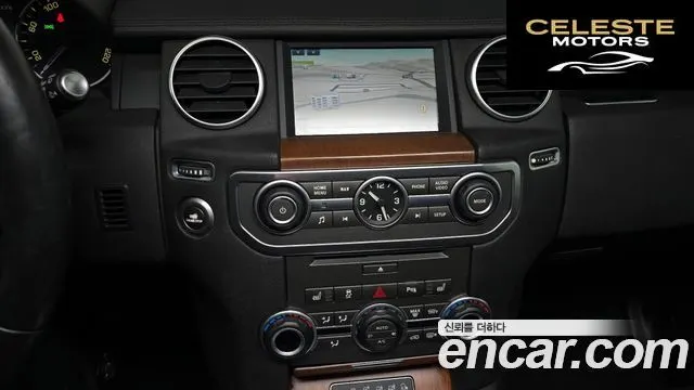 LAND ROVER Discovery 4 3.0 SDV6 SE 2016 — photo 16 sur 20