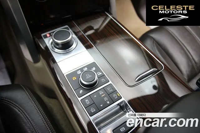 LAND ROVER Range Rover 44.4 SDV8 Vogue SE 2016 — photo 9 sur 26