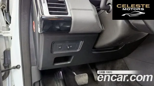 LAND ROVER Discovery 5 2.0 SD4 HSE 2017 — photo 16 sur 20