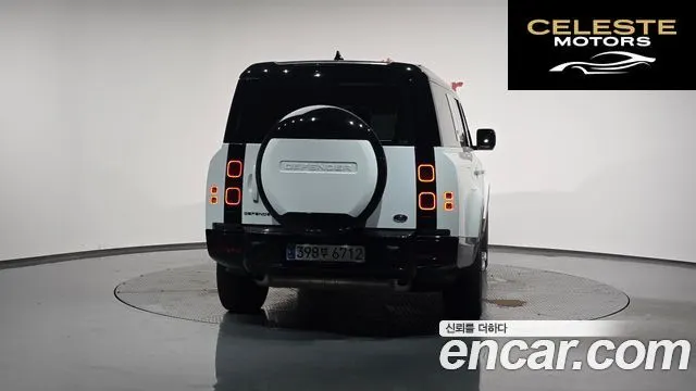 LAND ROVER Defender (L663) 130 P400 X-Dynamic HSE 2023 — photo 4 sur 20