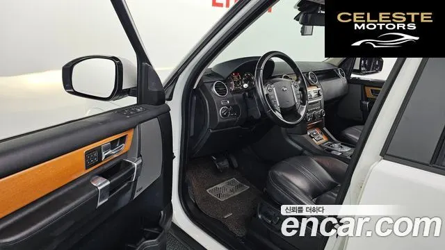 LAND ROVER Discovery 4 3.0 SDV6 SE 2015 — photo 12 sur 26