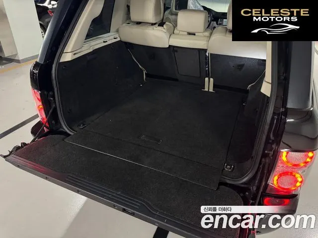 LAND ROVER Range Rover 4.4 TDV8 Vogue 2011 — photo 18 sur 26
