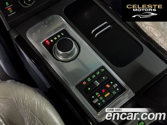 LAND ROVER Range Rover 4.4 TDV8 Vogue 2011 — photo 9 sur 26