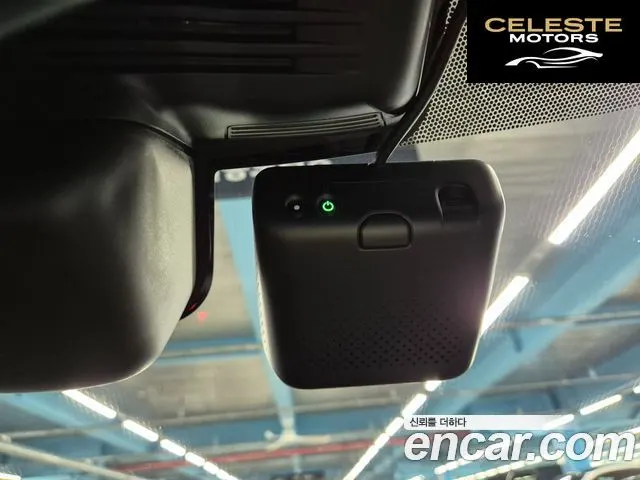 LAND ROVER Range Rover Velar 2.0 P250 R-Dynamic SE 2021 — photo 18 sur 26