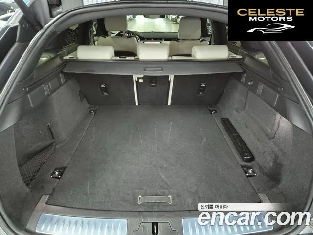 LAND ROVER Range Rover Velar 2.0 P250 R-Dynamic SE 2021 — photo 9 sur 26