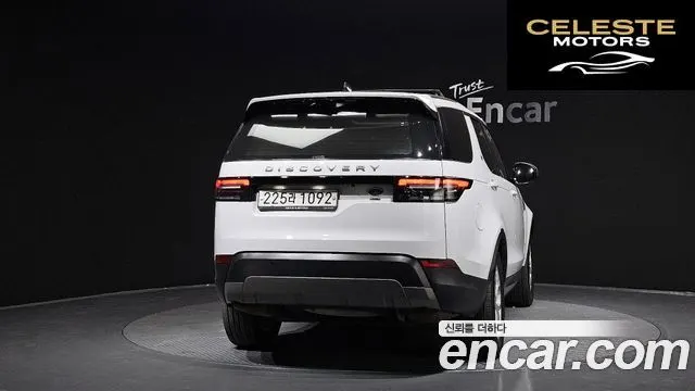 LAND ROVER Discovery 5 3.0 SD6 SE 2019 — photo 4 sur 26